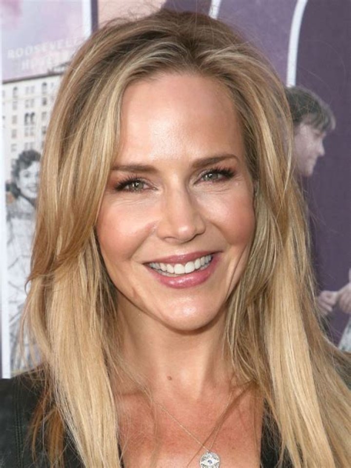 Julie Benz - Age, Family, Bio
