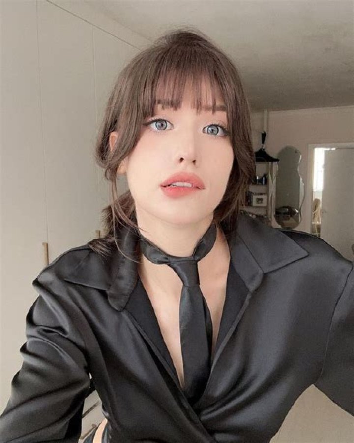 Karina Coser - Age, Family, Bio