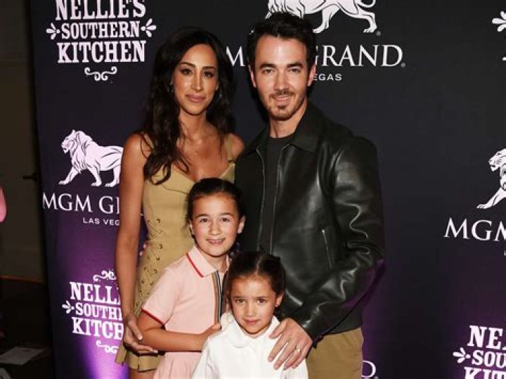Kevin Jonas - Age, Family, Bio