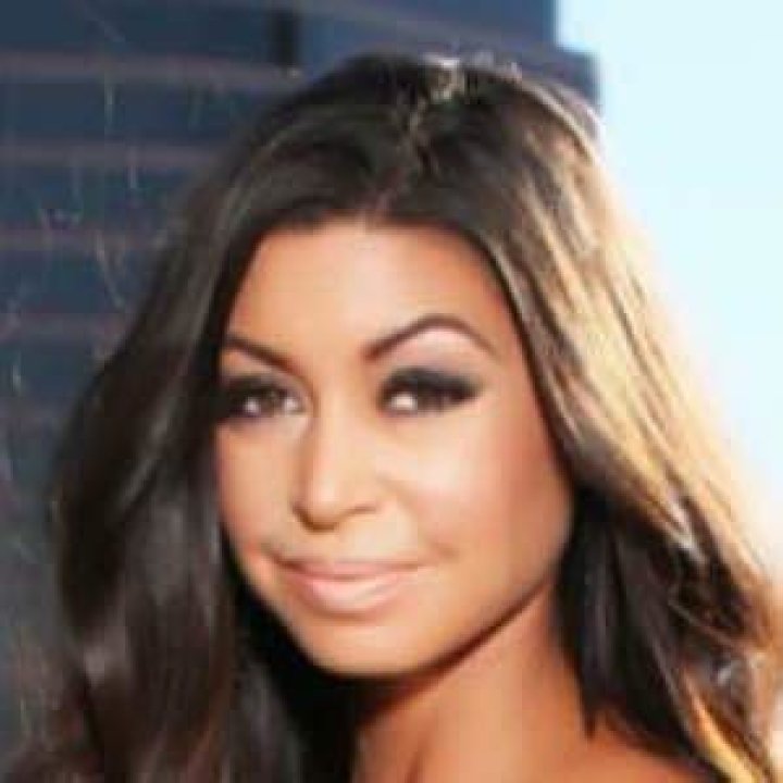Kira Girard Bio (Wiki) 