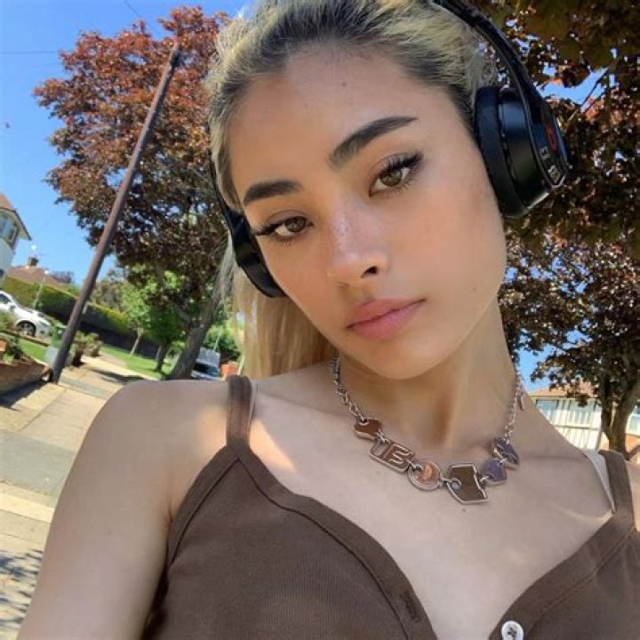 Kuroda Hana - Age, Family, Bio