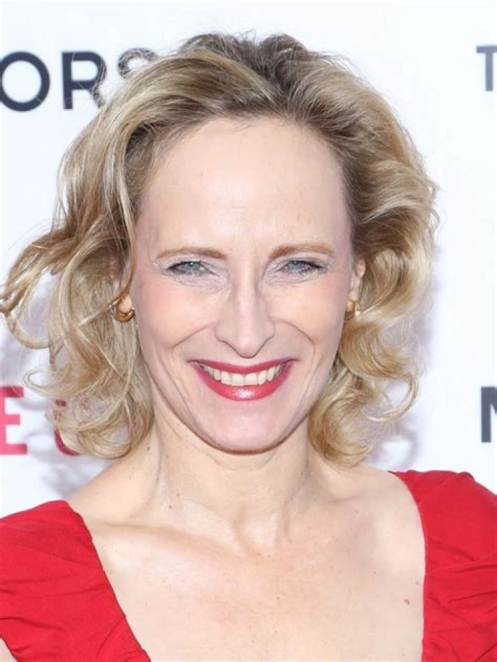 Laila Robins Bio (Wiki) 