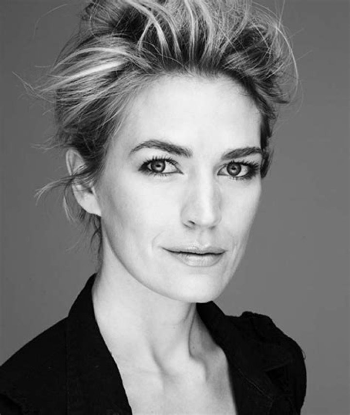 Laura Bach - Age, Family, Bio