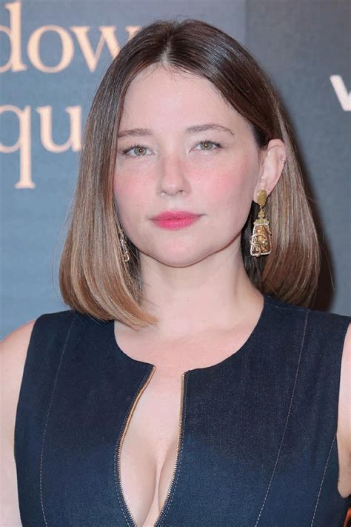 
Leighton Bennett Height, Weight, Net Worth, Age, Birthday, Wikipedia, Who, Nationality, Biography 