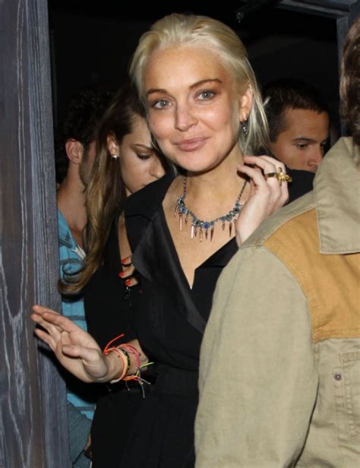 Linnocent blames falling down drunk on “pyschotic [sic] paparazzi”