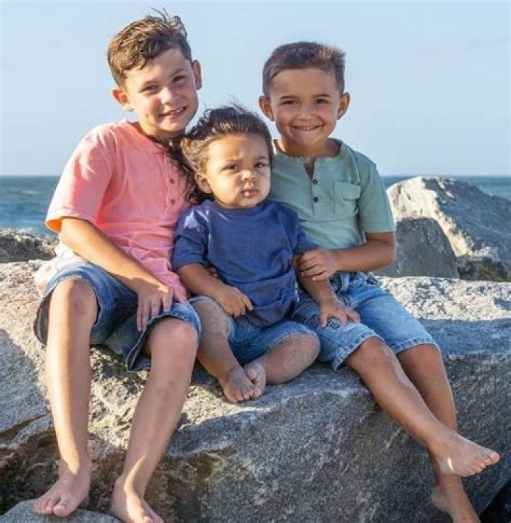 Lux Russell Lowry - Age, Family, Bio