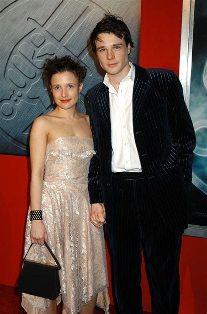 Lyndsey Marshal Height - CelebsHeight.org