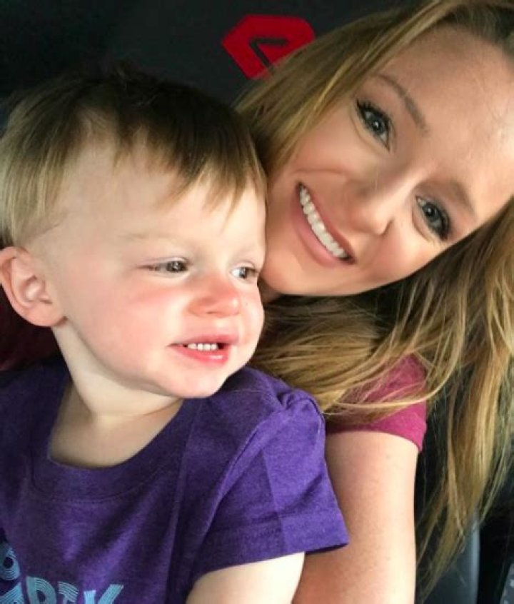 Maci Bookout and Taylor McKinney Torn Over Pregnancy
