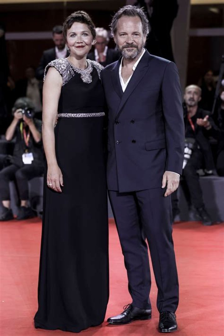 Maggie Gyllenhaal & Peter Sarsgaard get married in Italy