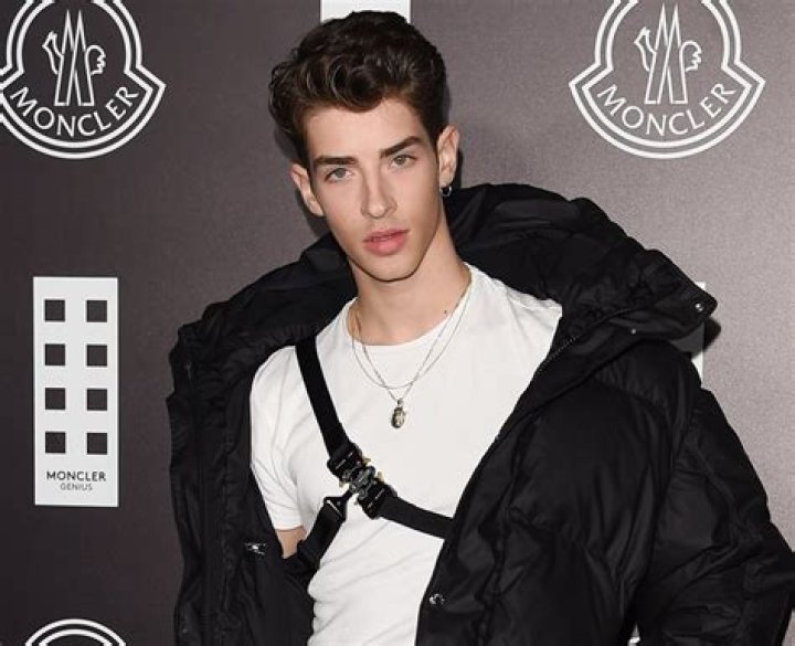 Manu Rios age, Instagram, height, girlfriend, roles: About the Elite star