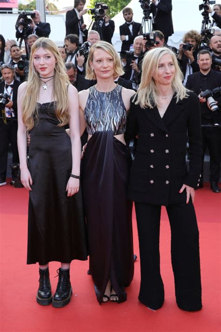 Mia Wasikowska Net Worth - Wiki, Age, Weight and Height, Relationships, Family, and More