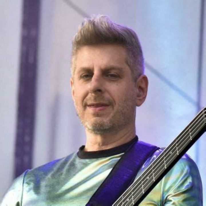 Mike Gordon Bio (Wiki) 