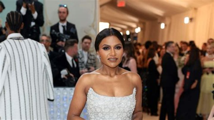 Mindy Kaling eats in moderation & ‘I run or hike 20 miles a week & I lift weights’