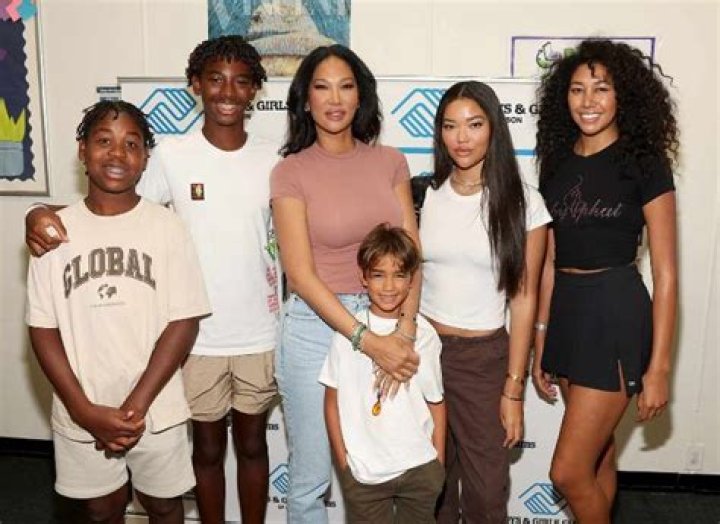Ming Lee Simmons - Age, Family, Bio