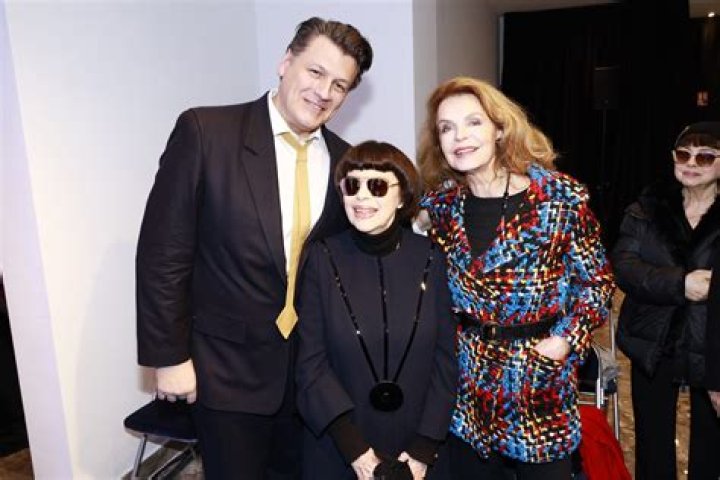 Mireille Mathieu - Age, Family, Bio