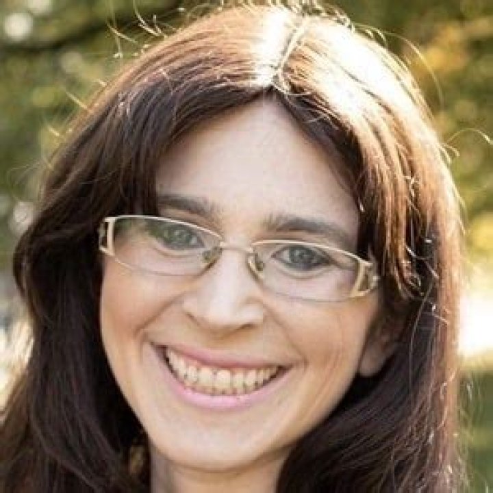 Miriam Ezagui - Age, Family, Bio