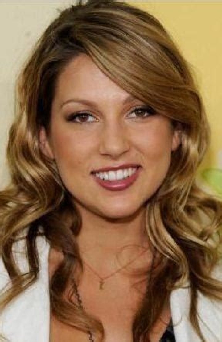 Miriam McDonald Height - CelebsHeight.org