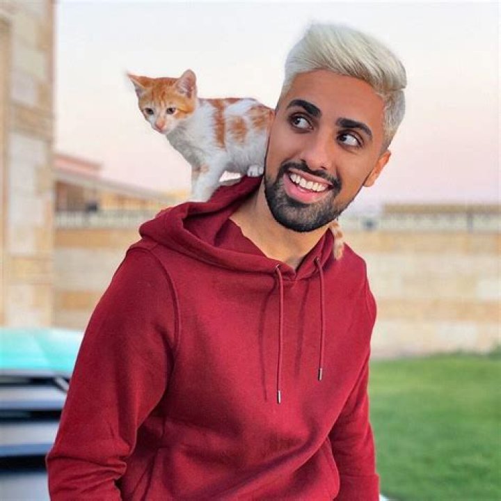 Mo Vlogs - Age, Family, Bio