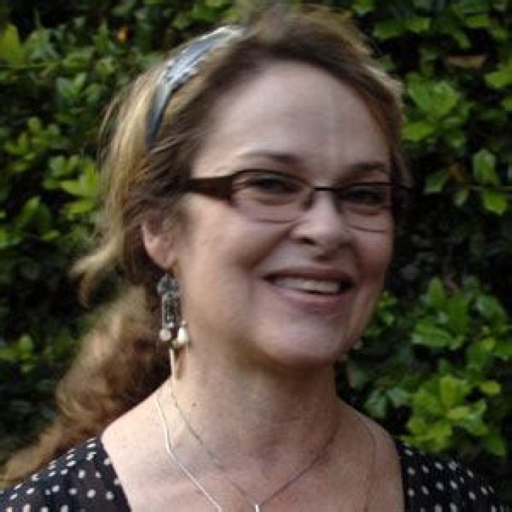 Moira Harris - Age, Family, Bio