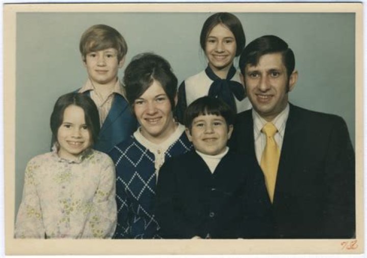 Natalie Merchant - Age, Family, Bio