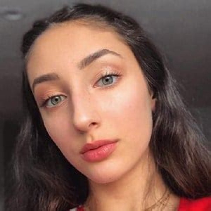 Nil Sani - Age, Family, Bio