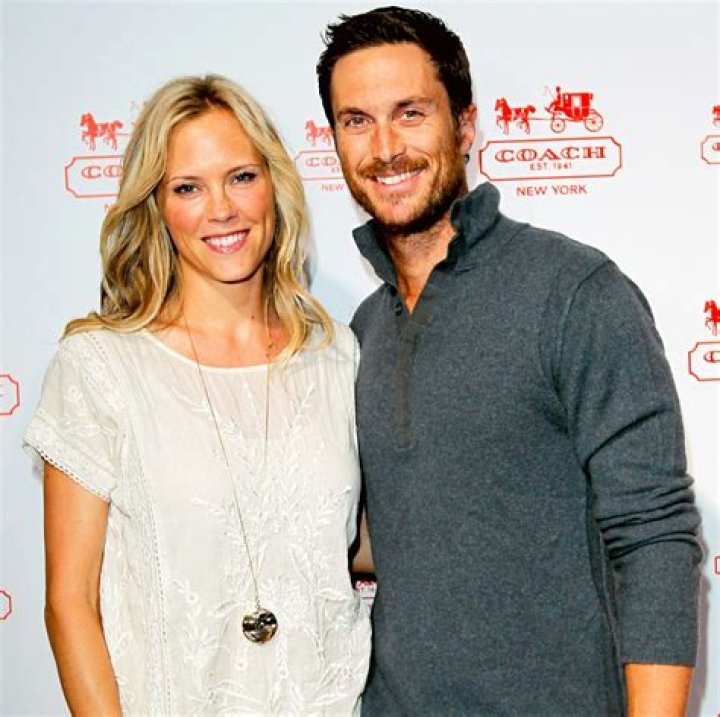 Oliver Hudson wife: Erinn Bartlett