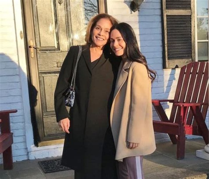 Olivia Amato - Age, Family, Bio