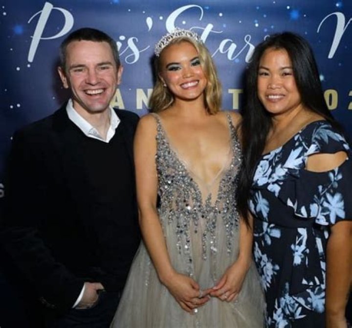 Paris Berelc - Age, Family, Bio