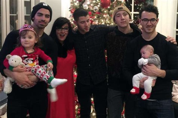 Paul Kevin Jonas Sr. - Age, Family, Bio