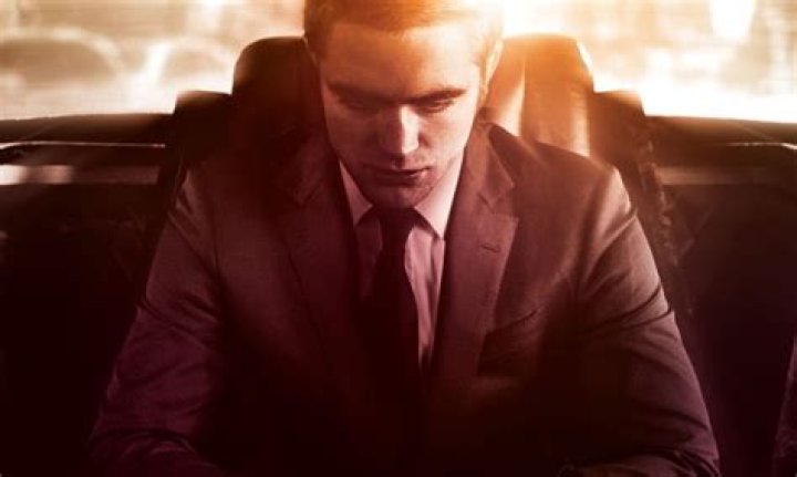 	Robert Pattinson gets dirty & surreal in the ‘Cosmopolis’ trailer: awesome?	