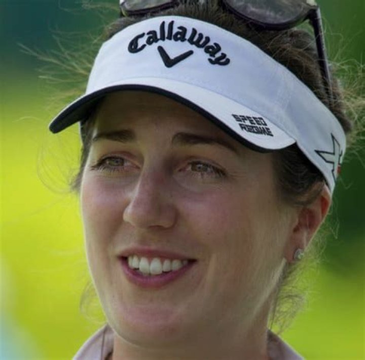 Sandra Gal Bio (Wiki) 
