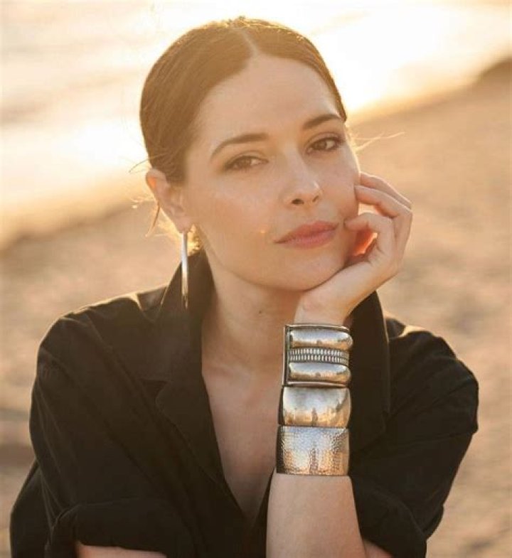 Sarah Lind - Age, Family, Bio