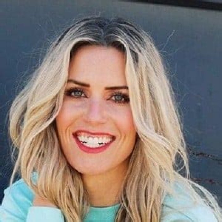 Shannon Stewart (Model) - Age, Family, Bio