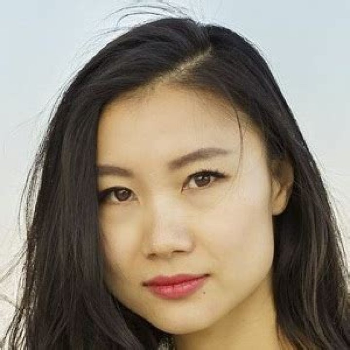 Shuang Hu - Age, Family, Bio