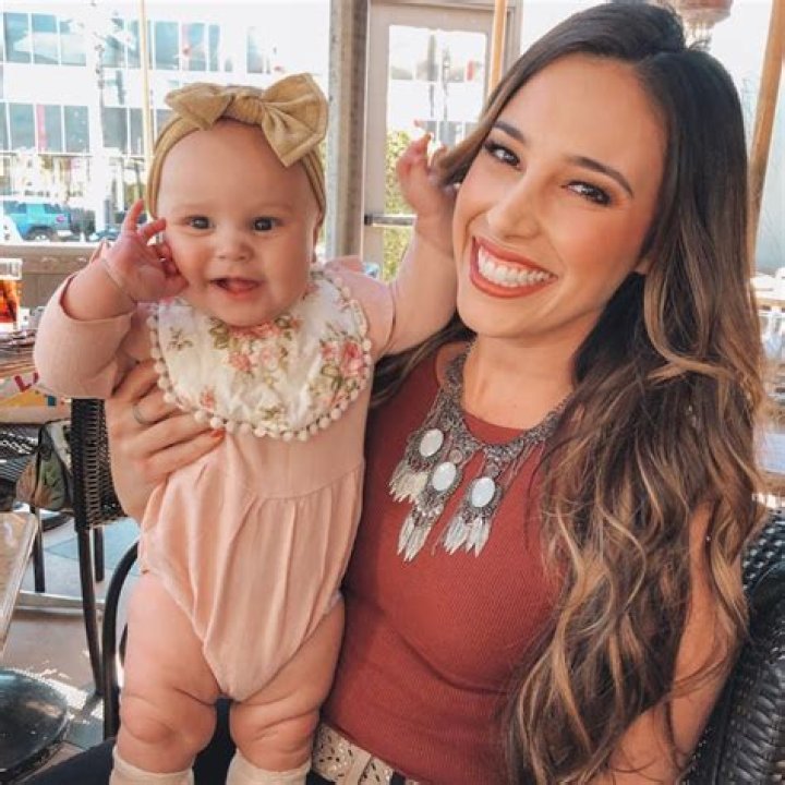 Sierra Dallas Bio (Wiki) 