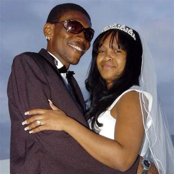 Stacy Elliott - Age, Family, Bio