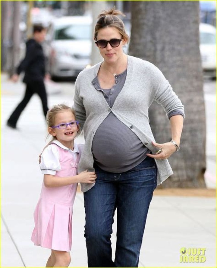 Star: Is Jennifer Garner pregnant?