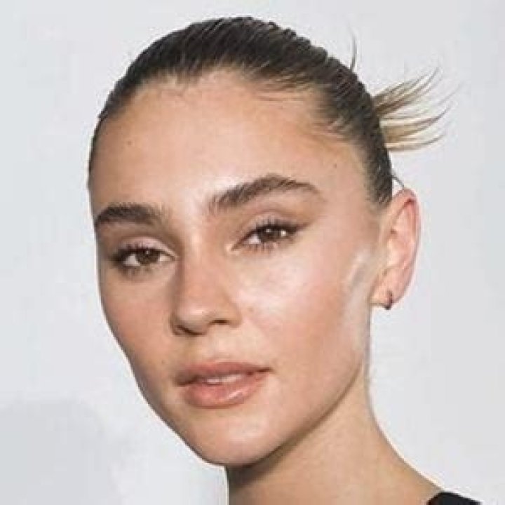 Stefanie Giesinger - Age, Family, Bio