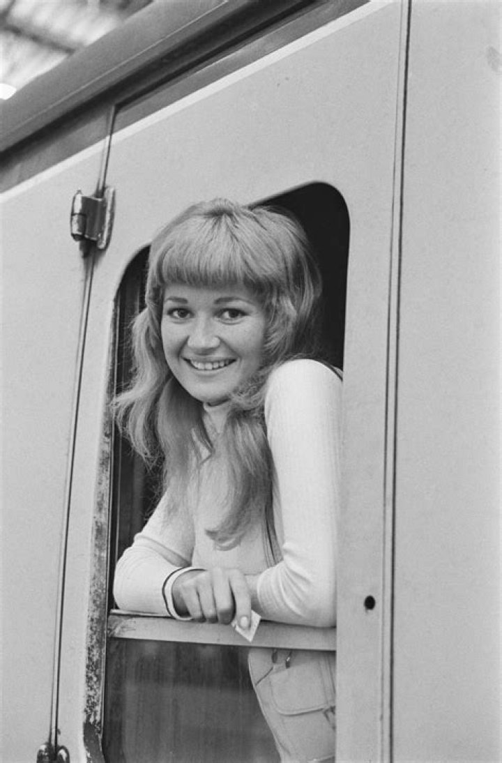 Stephanie Beacham Net Worth - Wiki, Age, Weight and Height, Relationships, Family, and More