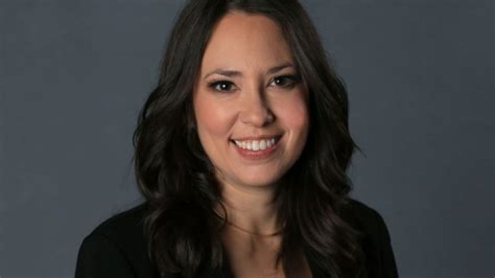 Stephanie Landsman Bio, Age, Husband, CNBC, Salary, and Net Worth