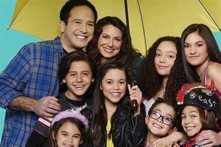 Stuck in the Middle (Show) - Cast, Ages, Trivia