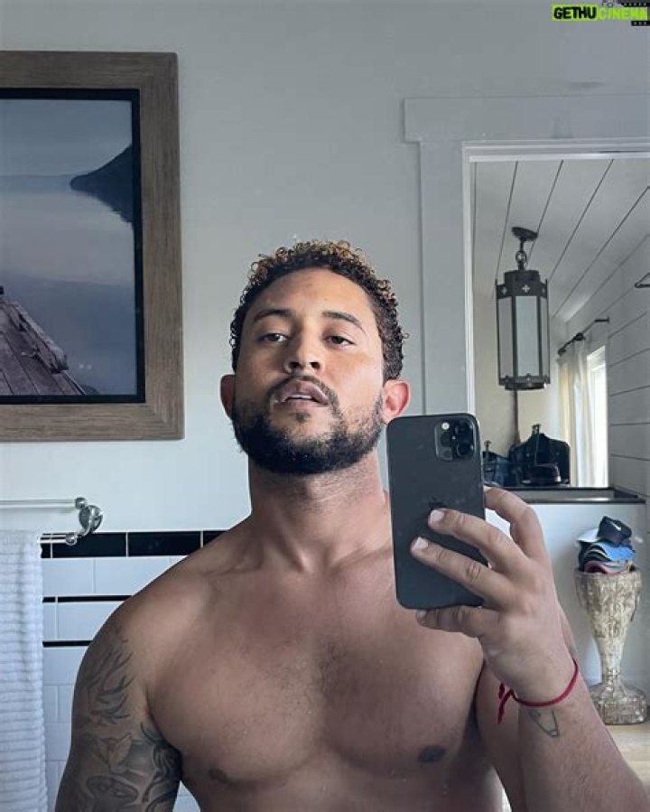 Tahj Mowry Bio (Wiki) 
