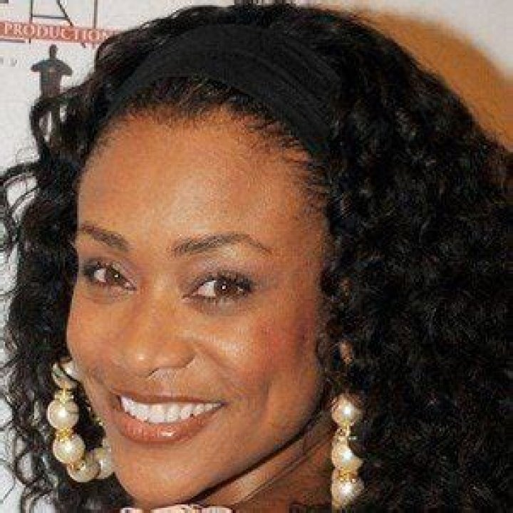 Tami Roman - Age, Family, Bio