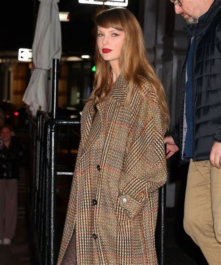 Taylor Swift wore a $2900 Stella McCartney coat in NYC: tweedy & cute?