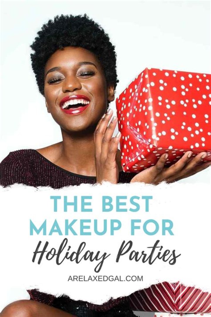 The Perfect Makeup to Sparkle With This Christmas