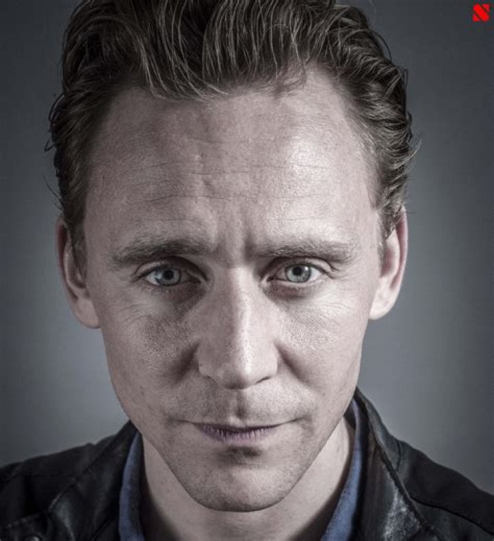 Tom Hiddleston Bio (Wiki) 
