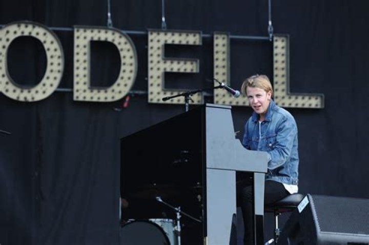 Tom Odell Net Worth - Wiki, Age, Weight and Height, Relationships, Family, and More