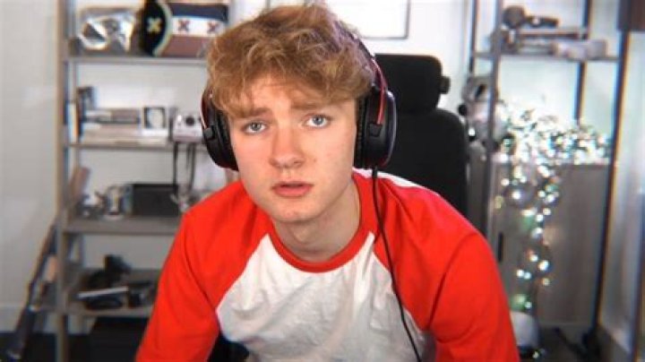 Tommyinnit Net Worth is $5.5 million