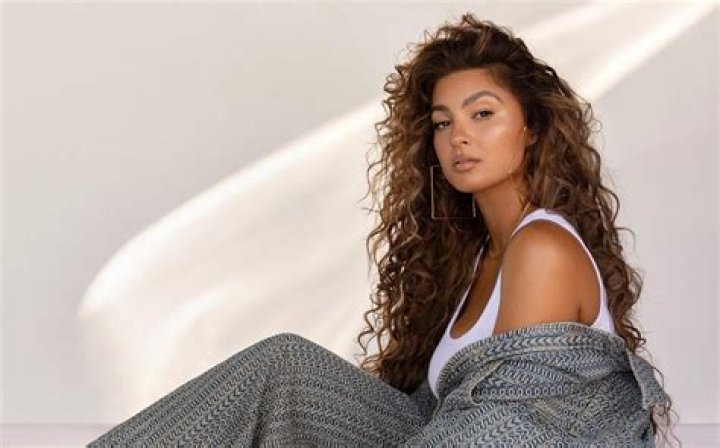 Tori Kelly - Age, Family, Bio