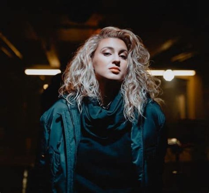Tori Kelly Bio (Wiki) 